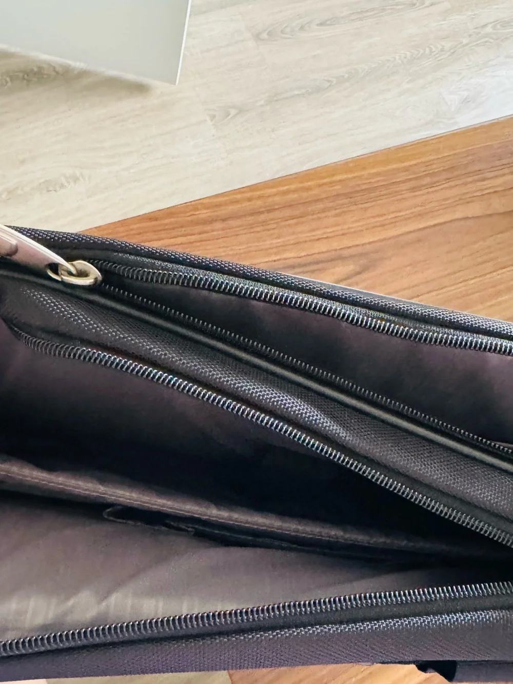 Samsonite Black Briefcase with Shoulder Strap